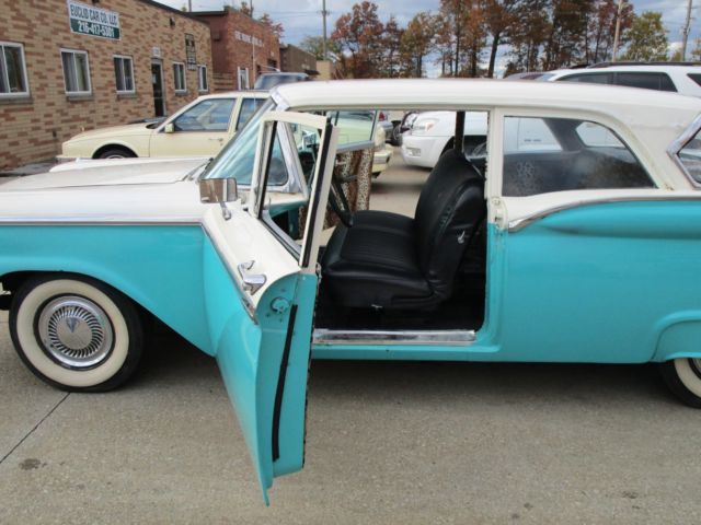 1959 Ford Fairlane NO RESERVE AUCTION - LAST HIGHEST BIDDER WINS CAR! - photo 4