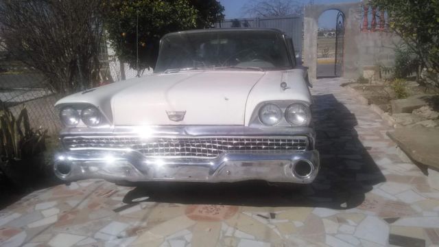 1959 Ford Fairlane 500 - photo 2