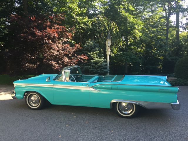 1959 Ford Fairlane Skyliner - photo 2