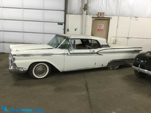 1959 Ford Fairlane - photo 2