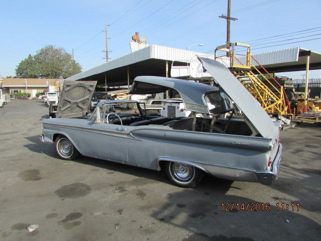 1959 Ford Fairlane 500 Skyliner