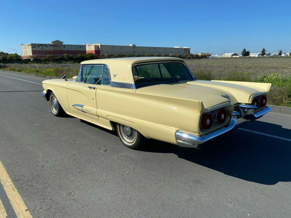 1959 Ford Thunderbird Hardtop - photo 2