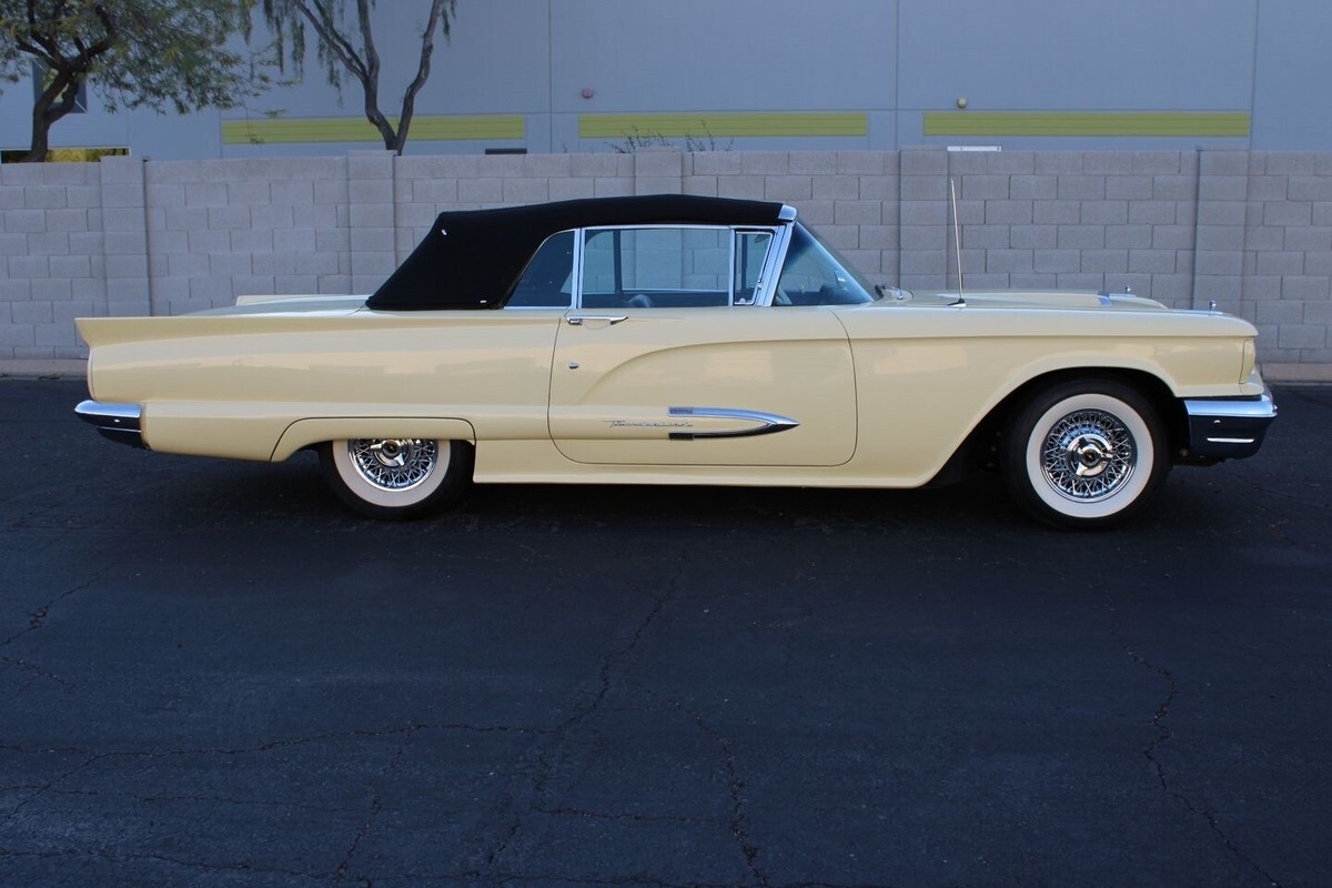 1959 Ford Thunderbird - photo 2