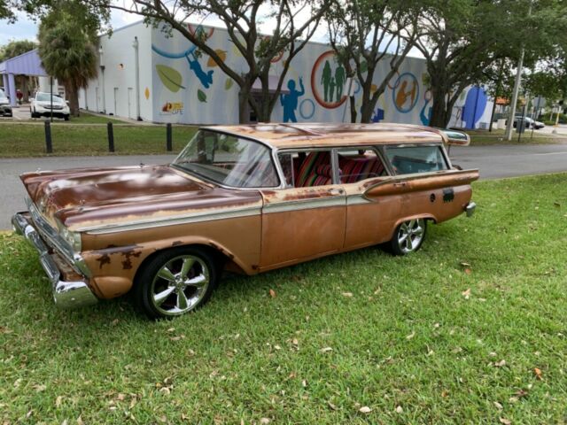 1959 Ford TOWN COUNTRY - photo 2