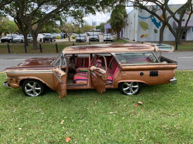1959 Ford TOWN COUNTRY - photo 2