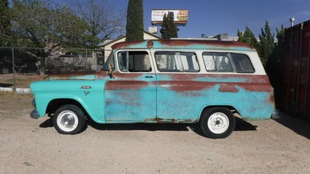 1959 GMC Suburban Suburban with Clamshell doors - photo 2