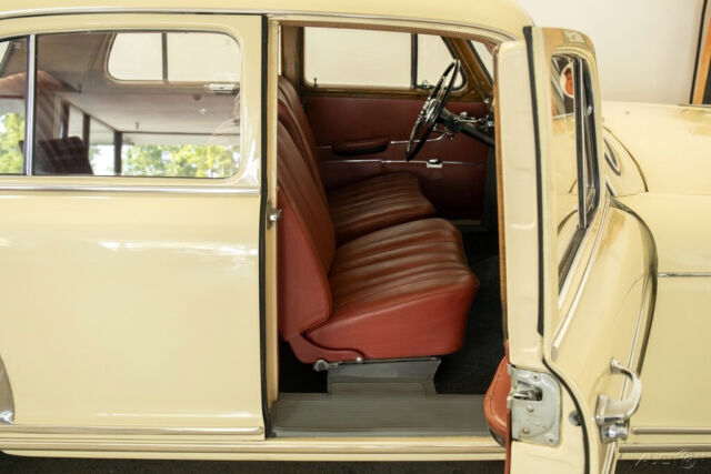 1959 Mercedes-Benz 200-Series 220 S - photo 12