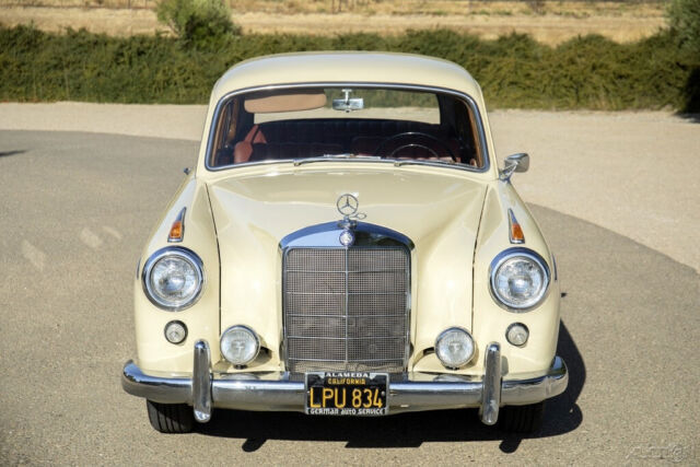 1959 Mercedes-Benz 200-Series 220 S - photo 8