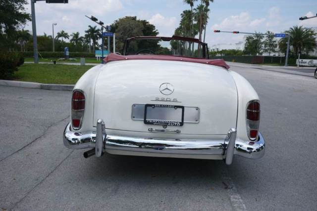 1959 Mercedes-Benz 200-Series 220S CABRIOLET - photo 7