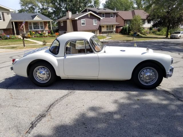 1959 MG MGA Coupe , No Reserve - photo 2