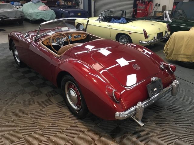 1959 MG MGA 4-SPEED, DISC WHEELS. WALNUT DASH. MOTO-LITA WOOD/ALLOY WHEEL. - photo 10