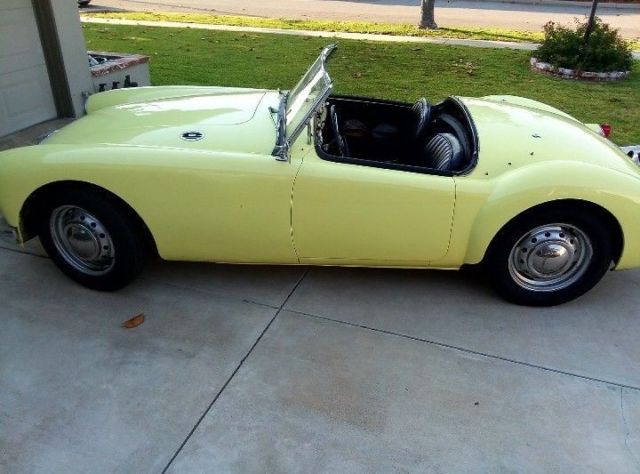 1959 MGA Convertible - Rare Color - Garage Kept - Runs Great - Low Mileage 1959 MG MGB