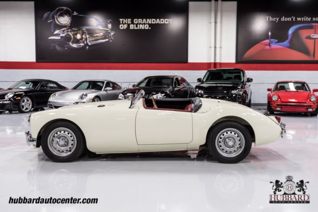 1959 MG MGA Concours quality restoration, rare facotory option - photo 6