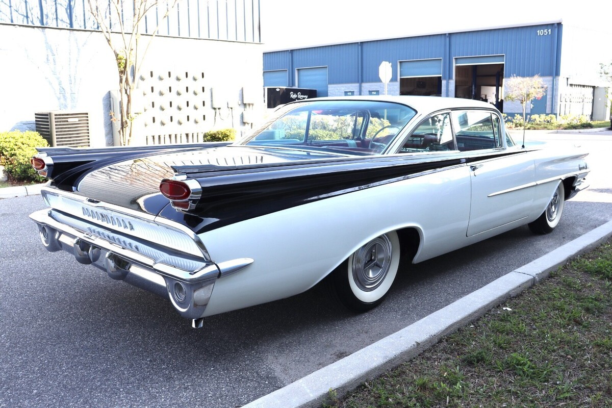 1959 Oldsmobile Dynamic 88 - photo 5
