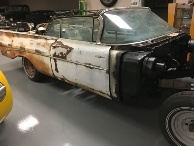 1959 Pontiac Bonneville 2 door Convertible - photo 2