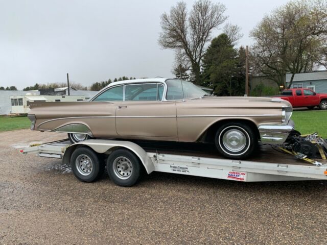 1959 Pontiac Catalina 2 door hard top survivor 1959 Pontiac Catalina