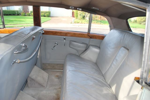 1959 Rolls-Royce Silver Cloud Limousine like without Driver Division - photo 9