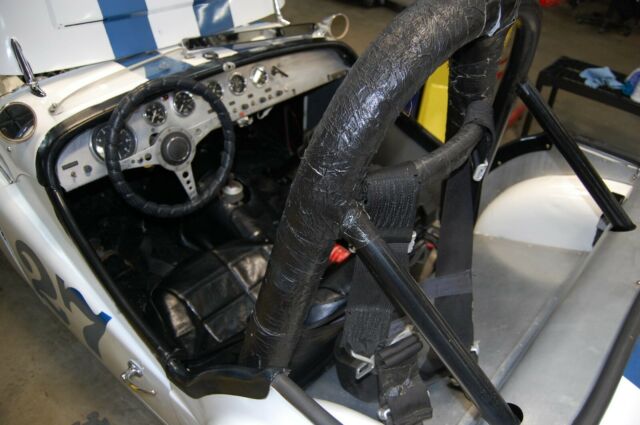 1959 Triumph TR3 Vintage Race Car - photo 10