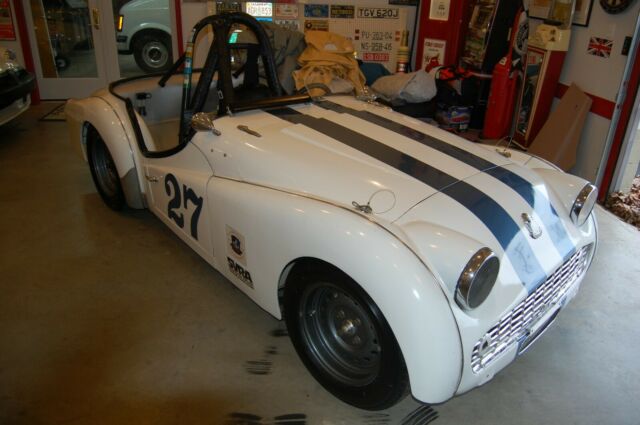 1959 Triumph TR3 Vintage Race Car - photo 3