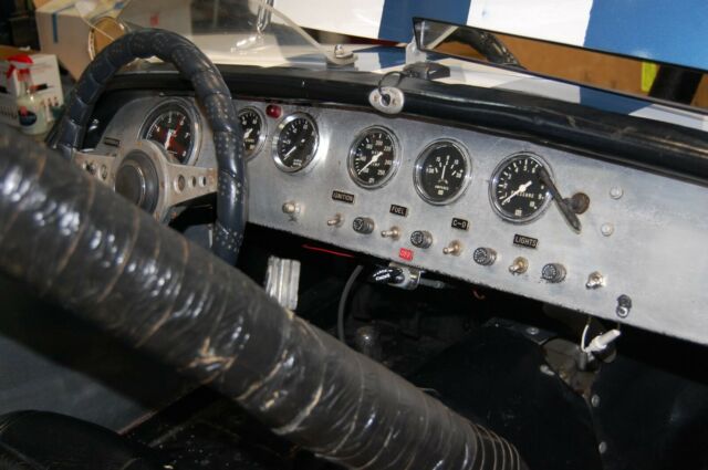 1959 Triumph TR3 Vintage Race Car - photo 9