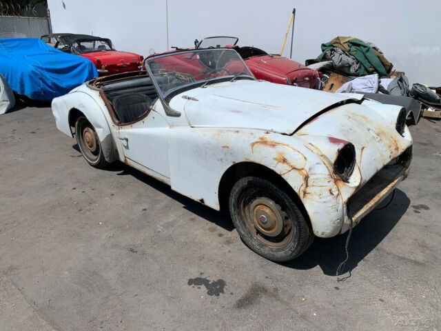 1959 TRIUMPH TR3A ROADSTER. CALIFORNIA CAR. SOLID CANDIDATE FOR RESTORATION. 1959 Triumph TR3 1959 TRIUMPH TR3A. OLDE ENGLISH WHITE