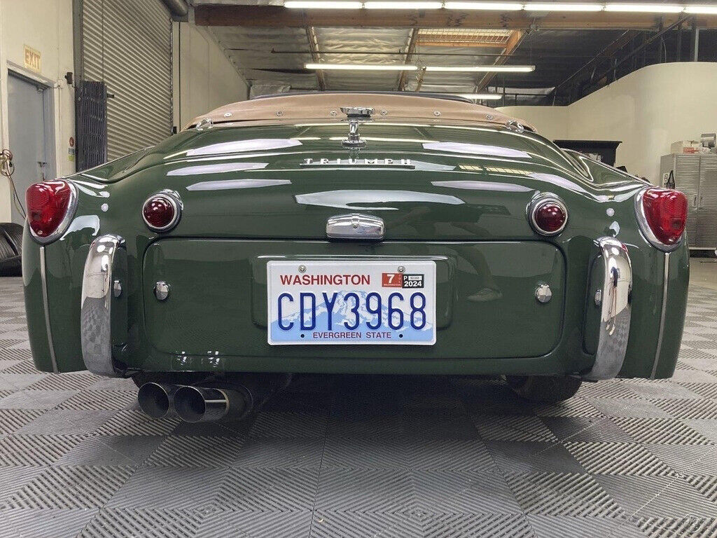1959 Triumph TR3 1959 TRIUMPH TR3A. BRITISH RACING GREEN - photo 9