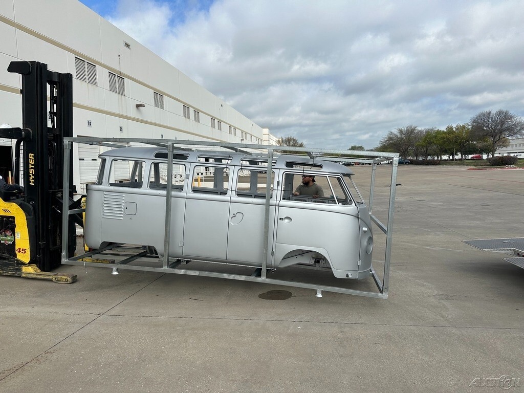 1960 Volkswagen Bus/Vanagon VW Deluxe 23 Window Microbus, New Body, Sunroof - photo 11