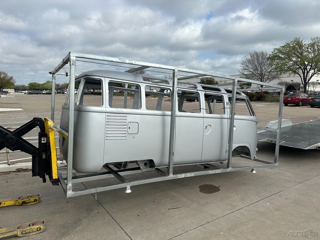 1960 Volkswagen Bus/Vanagon VW Deluxe 23 Window Microbus, New Body, Sunroof - photo 12