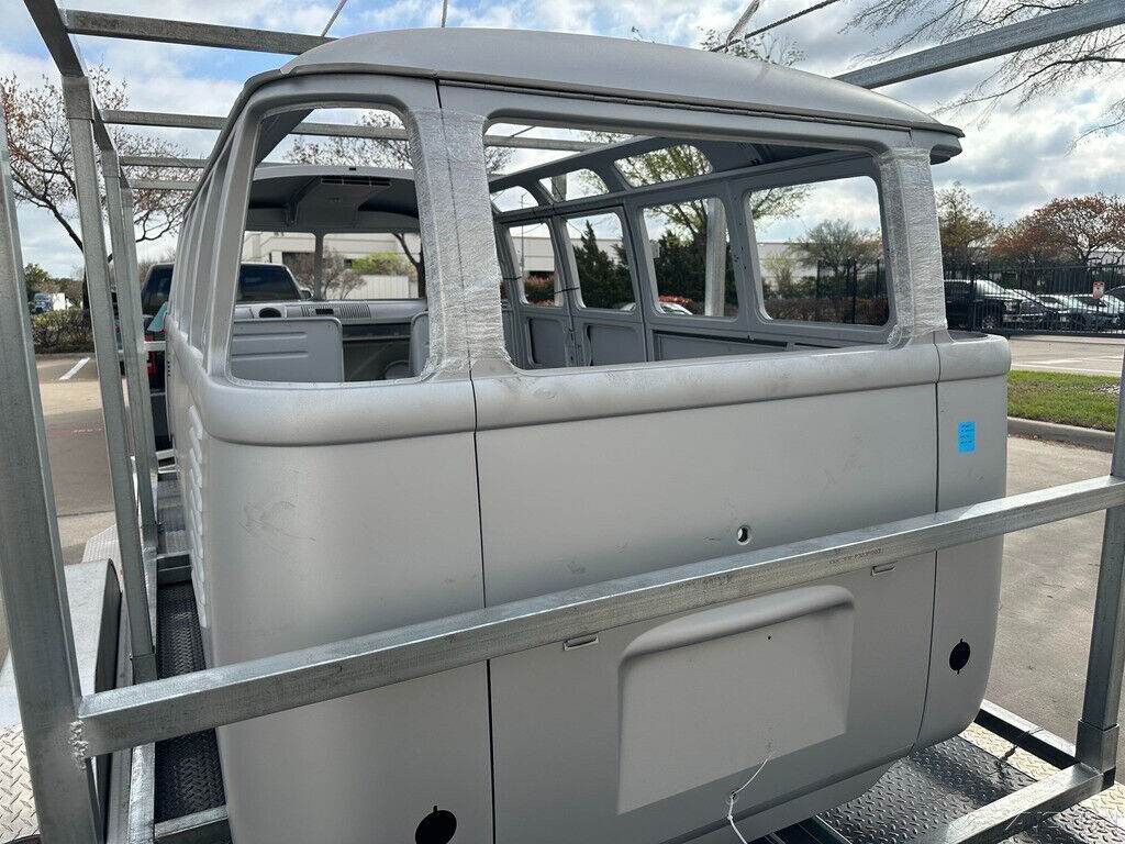 1959 Volkswagen Bus/Vanagon VW Deluxe 23 Window Microbus, New Body, Sunroof - photo 10
