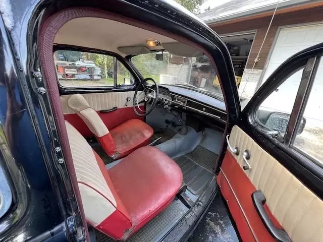 1959 Volvo PV544 Original B16 Engine, 12V Conversion, Red/White Interior - photo 10