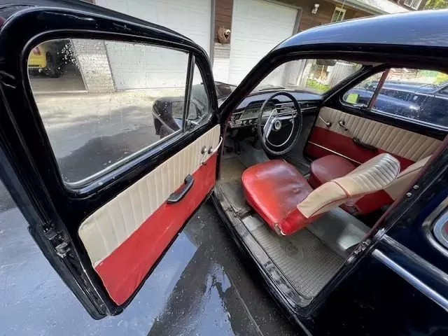 1959 Volvo PV544 Original B16 Engine, 12V Conversion, Red/White Interior - photo 9