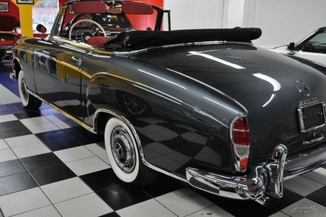 1960 Mercedes-Benz 200-Series 220SE - NICELY RESTORED - GORGEOUS COLORS - AMAZING - photo 10