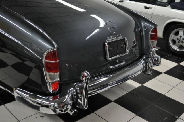 1960 Mercedes-Benz 200-Series 220SE - NICELY RESTORED - GORGEOUS COLORS - AMAZING - photo 12
