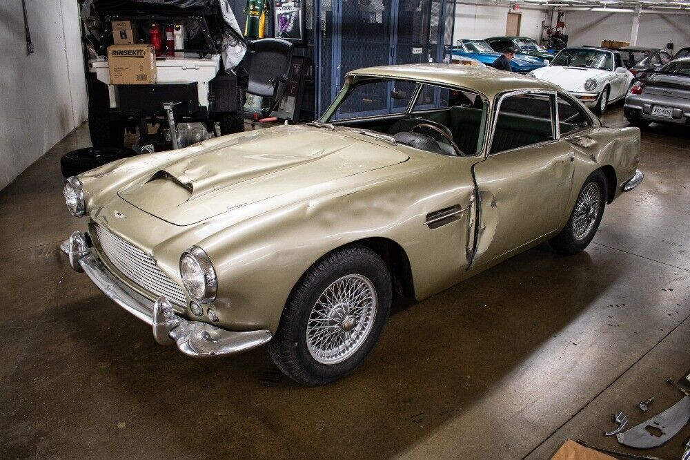 1960 Aston Martin DB4 Series II - photo 2
