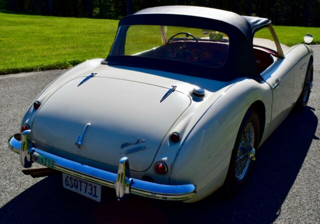 1960 Austin Healey 3000 roadster - photo 2