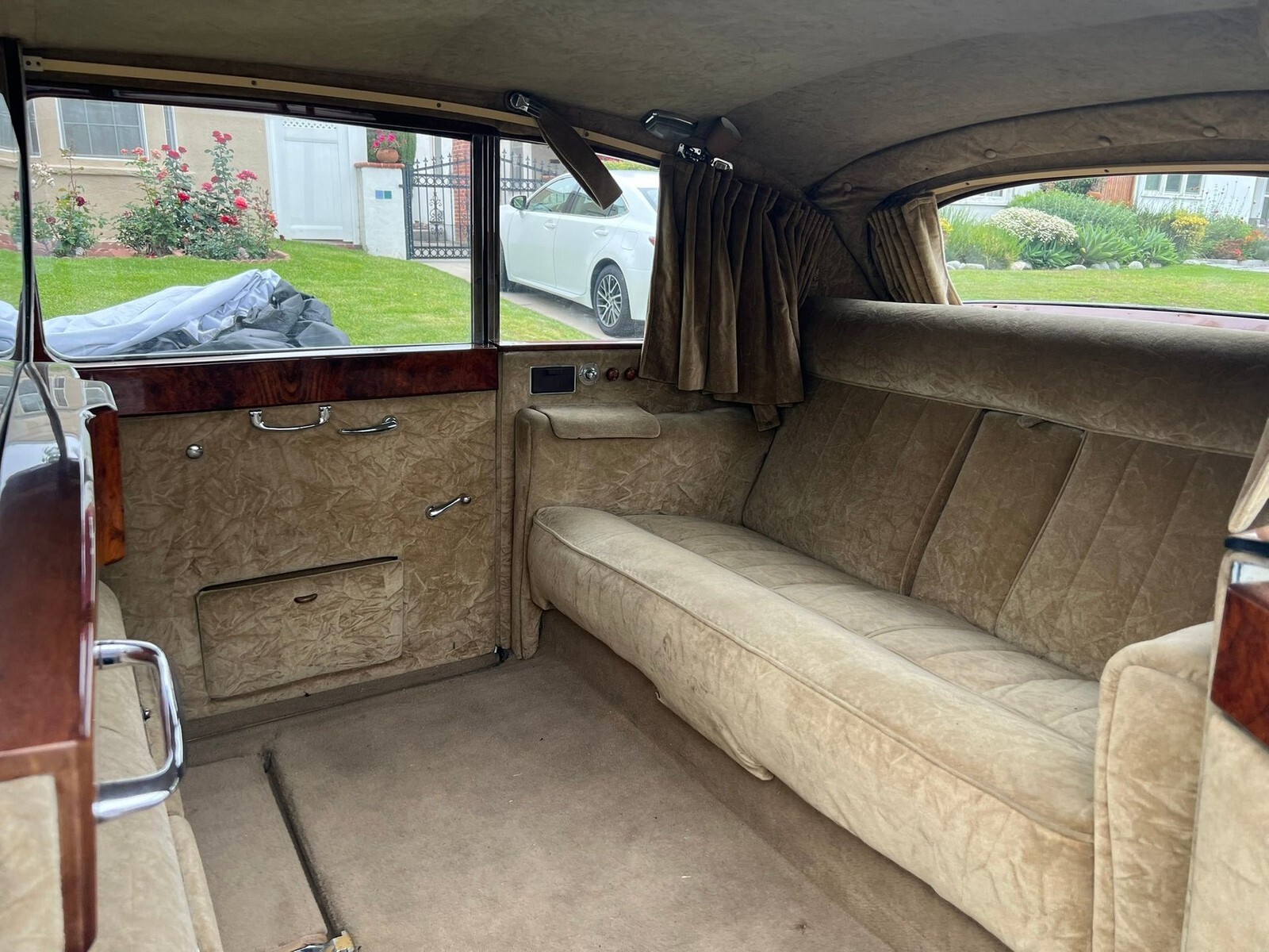 1960 Austin Princess Limo, Right-Hand Drive, Rare All-Aluminum Body, A/T - photo 12