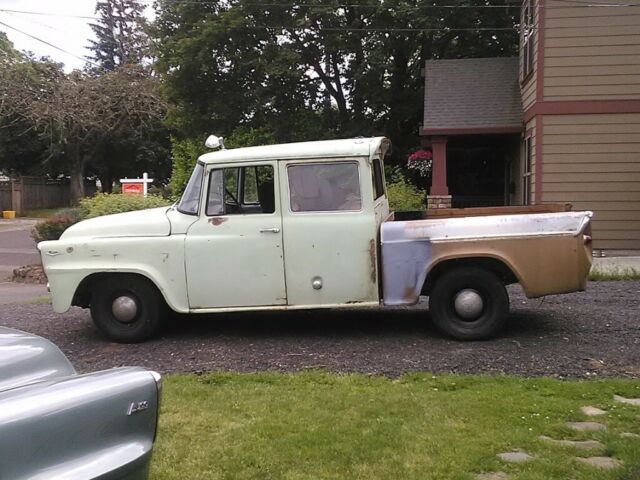 1960 B110 Travellete 1961 International Harvester Other