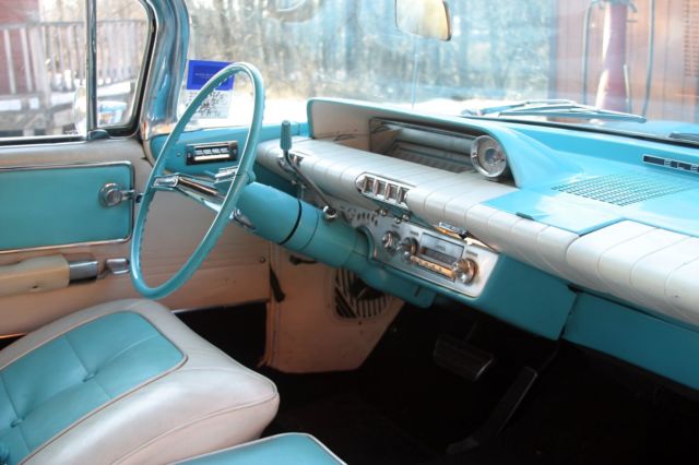 1960 Buick Electra 225 with bucket seat option - photo 6