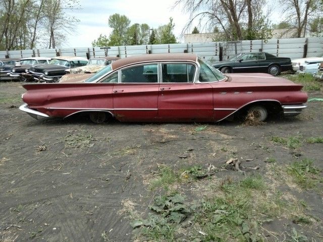 1960 Buick LeSabre Sedan - photo 3