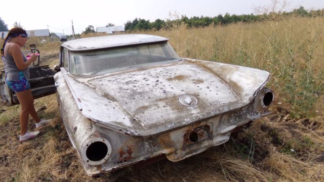 1960 Buick Invicta SEDAN ****NO RESERVE*** - photo 3