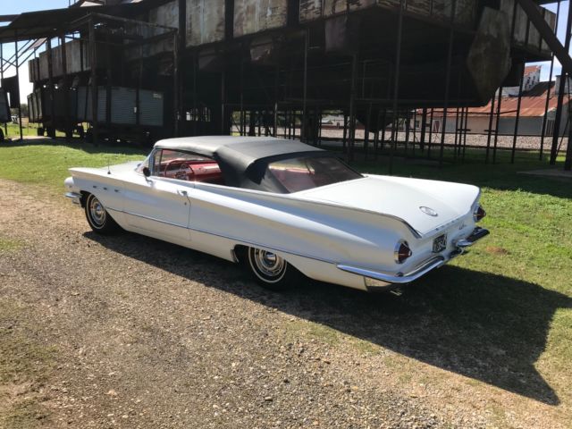 1960 Buick LeSabre convertible - photo 2