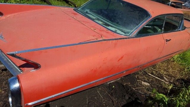 1960 Cadillac DeVille 2dr Hardtop - photo 2