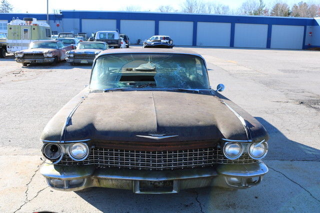 1960 Cadillac DeVille Sedan Parts Car Engine Trans Glass Chrome - photo 4