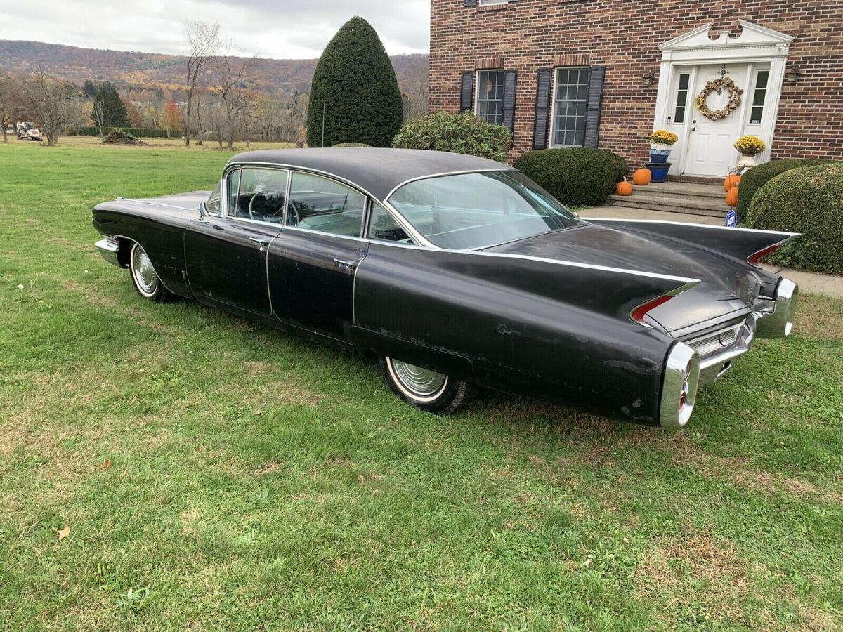 1960 Cadillac DeVille Sedan - photo 3