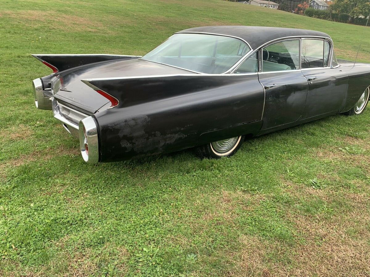 1960 Cadillac DeVille Sedan - photo 5
