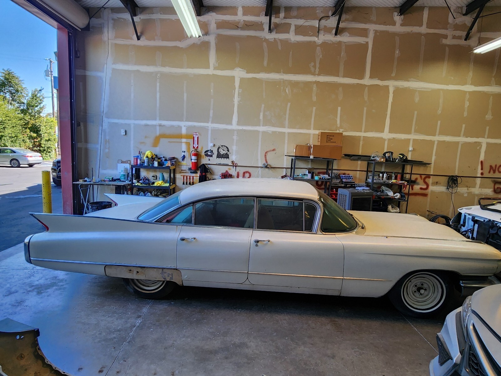 1960 Cadillac DeVille - photo 2