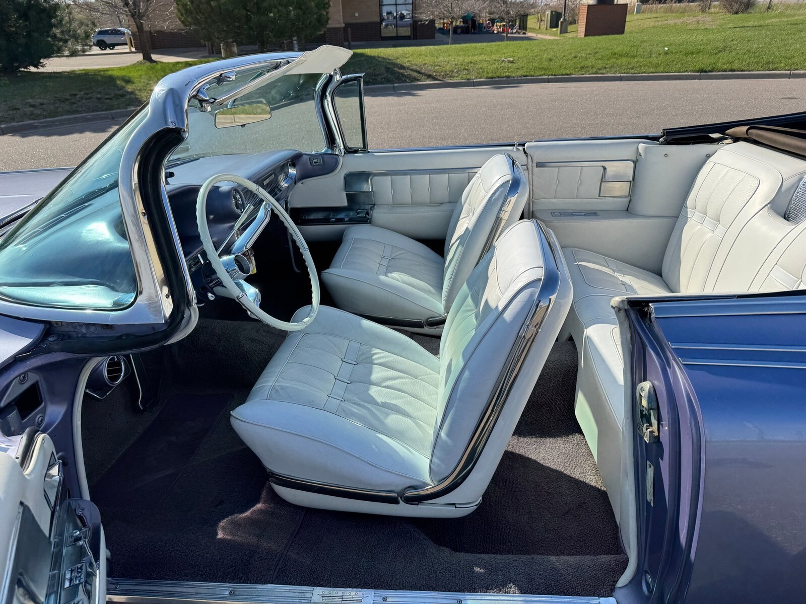 1960 Cadillac Eldorado Biarritz Convertible - photo 11