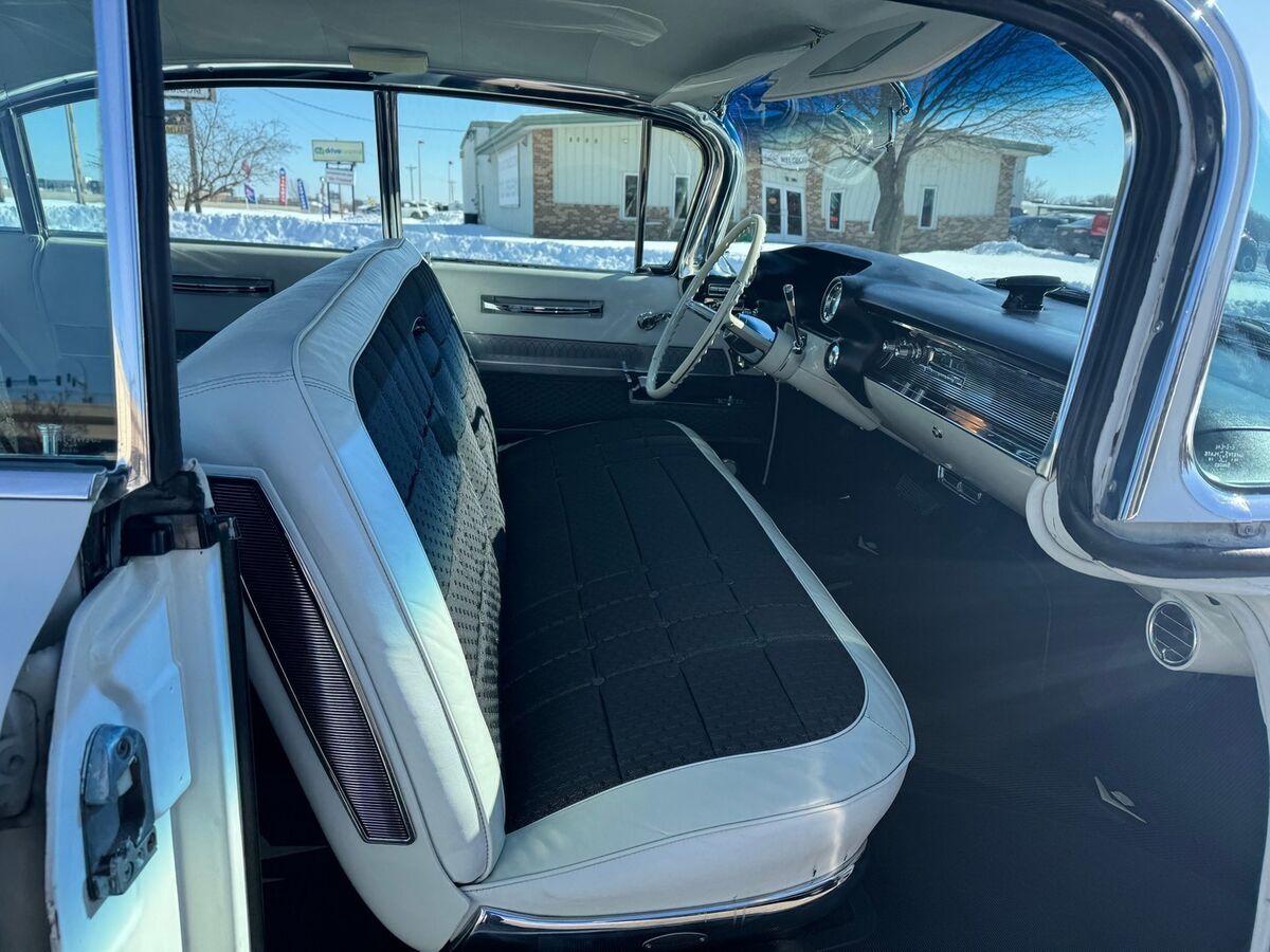 1960 Cadillac Series 62 Sedan Deville - photo 12