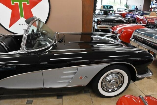 1960 Chevrolet Corvette 2x4bbl - photo 12