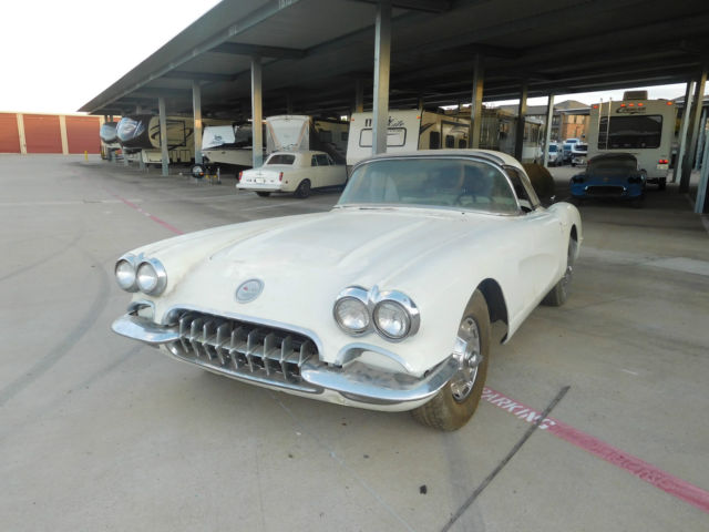 1960 Chevrolet Corvette Corvette convertible, Numbers matching, 4 Speed - photo 2